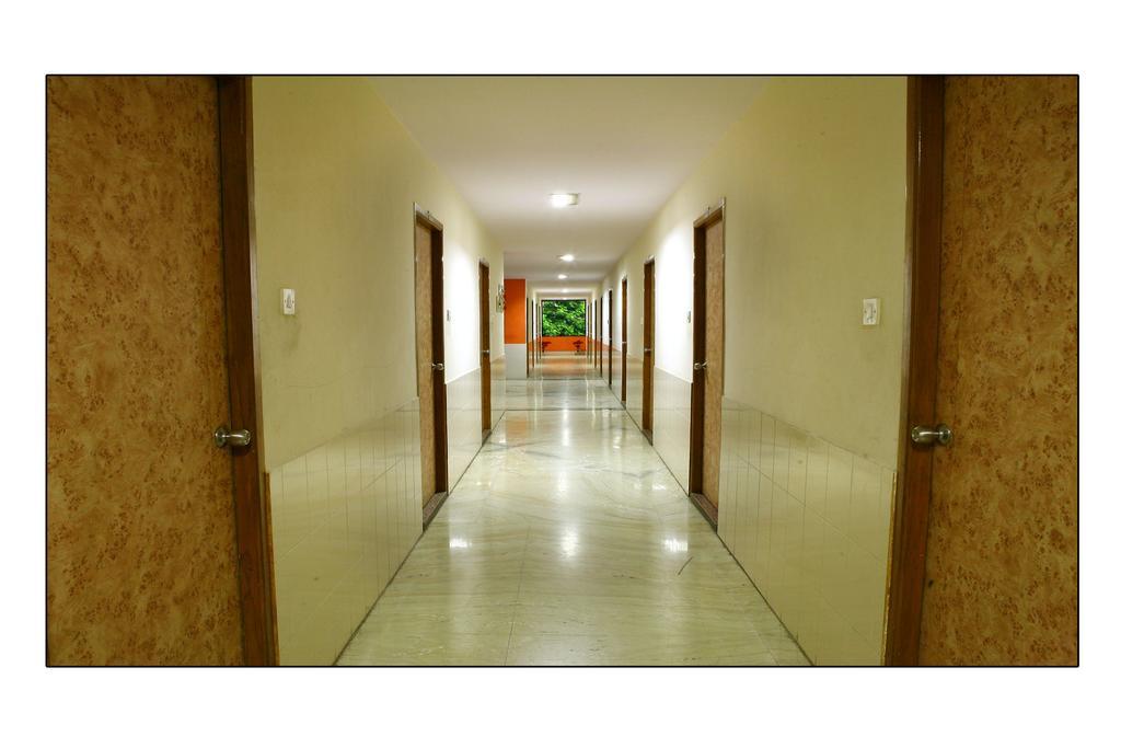 Hotel Suriya International Ченнаи Экстерьер фото